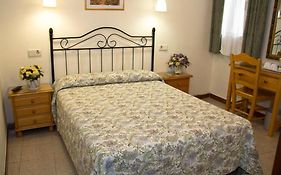 Hostal Los Alpes Madrid